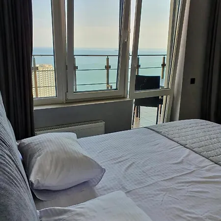 Level 24 - Sea & Sky View Apartment *