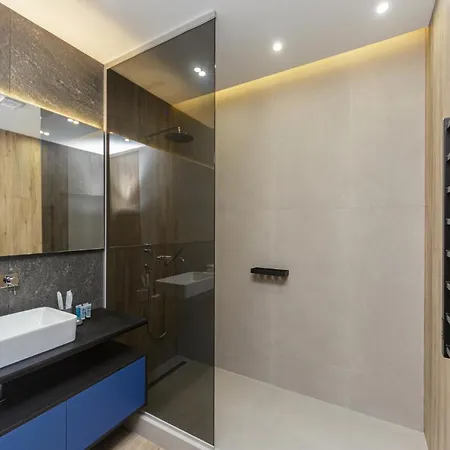 Апартаменти Level 24 - Sea & Sky View *